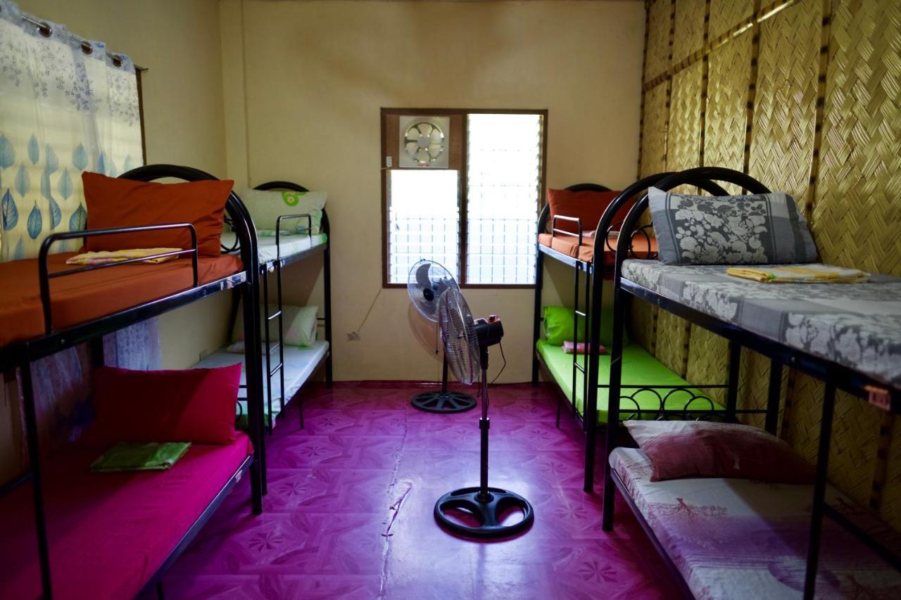 Fat Monkey Hostel Coron Exterior foto
