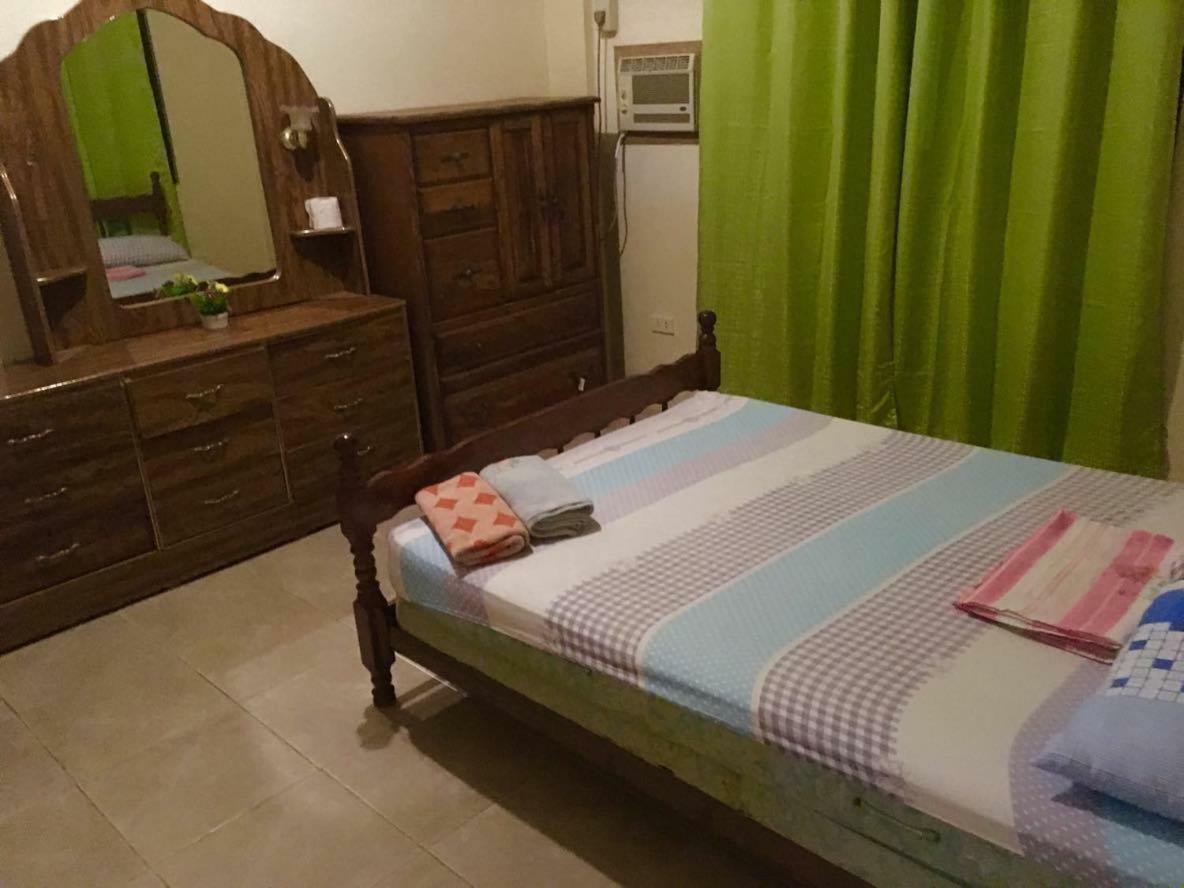 Fat Monkey Hostel Coron Exterior foto